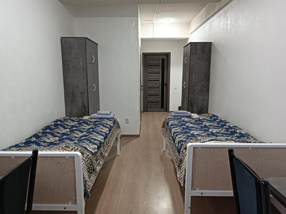 Nomad Inn Bishkek Exteriör bild